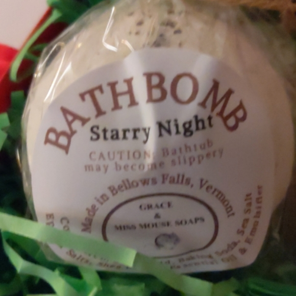 Handmade in Vermont Premium Bath Gift Box - Picture 2 of 5